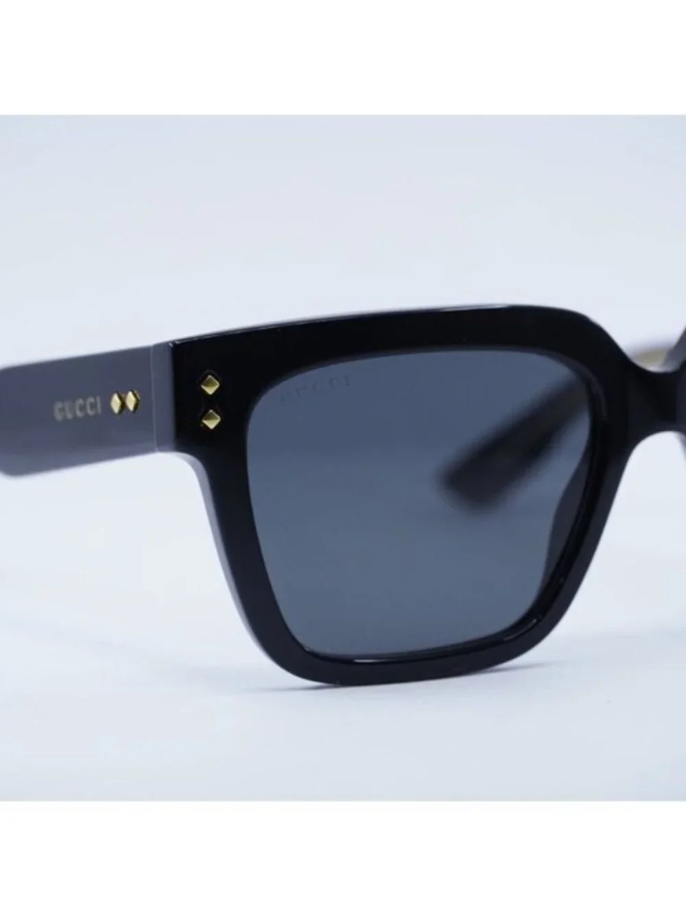 Gucci authentic gg1084s